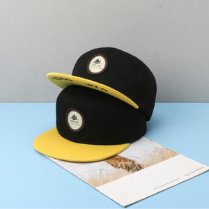 Two-tone Classical 6 Panel Flat Brim Snapback Cap With Custom Woven Patch